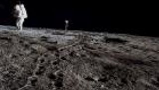 "ناسا" تفجر مفاجأة.. اكتشاف ماء على سطح القمر