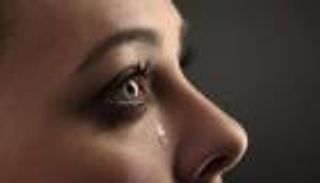 البكاء.. وسيلة للتخلص من المشاعر السلبية والأمراض