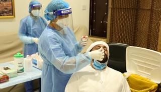 فحص كورونا في الإمارات