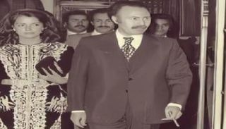 الرئيس الجزائري الراحل هواري بومدين مع زوجته أنيسة - أرشيفية