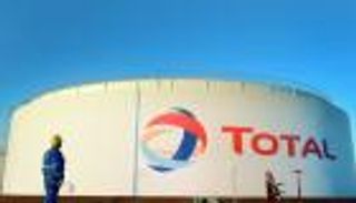 إضراب في مصفاة نفط فرنسية يعطل تسليم الوقود