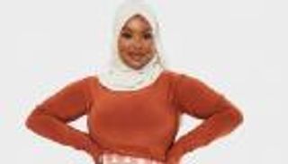 عارضة أزياء مسلمة تحطم الحواجز: "بدينة ومحجبة"