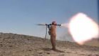 انتصارات للجيش اليمني.. أسرى حوثيون واغتنام 5 دوريات