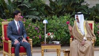 جانب من لقاء عاهل البحرين ووزير الدفاع الأمريكي