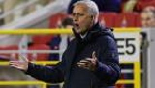 ثورة "أنستقرام".. مورينيو ينقلب على لاعبي توتنهام بعقاب صباحي