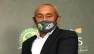 إصابة أحمد أحمد رئيس الكاف بفيروس كورونا