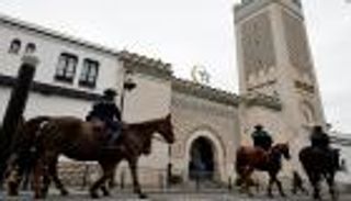 لودريان محذرا الفرنسيين بالخارج: الخطر في كل مكان