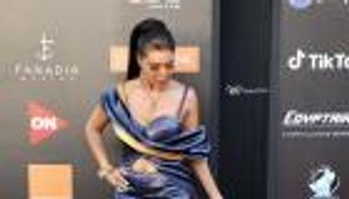 سخرية من "فتحة" فستان رانيا يوسف.. والفنانة ترد