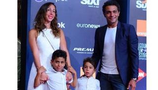 الفنان المصري آسر ياسين وأسرته