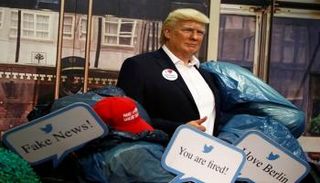 تمثال دونالد ترامب بعد إزالته من متحف الشمع في برلين