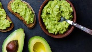 الأفوكادو من الأطعمة الغنية بالماغنيسيوم