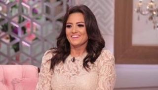 الفنانة بشرى