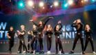 "القرية العالمية" بالإمارات تسجل رقما قياسيا في موسوعة جينيس