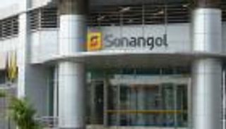 دولة أفريقية تنفق 700 مليون دولار لإنشاء مصفاة نفط