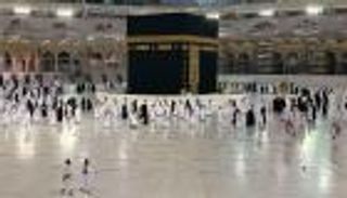 السعودية تسمح بأداء العمرة بنسبة 100%.. 20 ألفا يؤدون المناسك يوميا