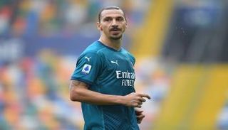 زلاتان إبراهيموفيتش مهاجم ميلان