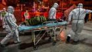 كورونا في أمريكا.. أعداد قياسية تدخل المستشفيات   