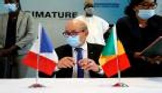 الجيش الفرنسي يعلن مقتل 50 إرهابيا قرب مالي