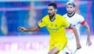 الدوري السعودي.. أزمة مباراة الشباب والنصر تضرب 4 حكام