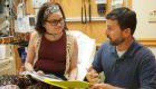 شابة أمريكية تصوت بالانتخابات.. وترحل بالسرطان