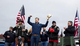 إريك ترامب خلال المسيرة في بنسلفانيا