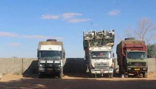شاحنات تهريب ضبطها الجيش الليبي في الجنوب