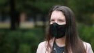 أمريكية قادت 20 ساعة للتصويت.. أخفت مرشحها