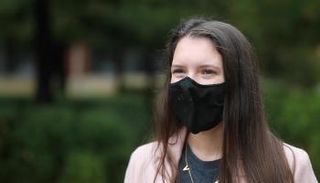 ميريديث تدرس العلوم السياسية في واشنطن