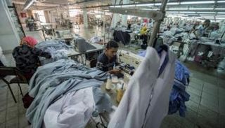 نمو القطاع الخاص غير النفطي بمصر في أكتوبر عند أعلى مستوى تقريبا في 6 سنوات