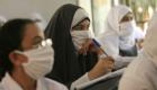 هل يغلق كورونا المدارس والجامعات المصرية؟.. الحكومة تجيب