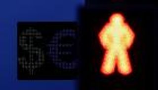 سعر الدولار يقفز مع احتدام سباق الرئاسة الأمريكية