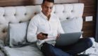 "غرف العمل الذكية".. عروض فاخرة للإقامة بفنادق إيطاليا