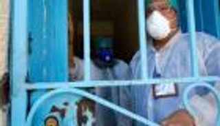الجزائر تسجل رقما قياسيا بإصابات كورونا.. والحكومة تتوعد بإجراءات قاسية