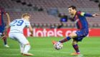بوساطة سواريز.. لاعب دينامو كييف يحصل على هدية ميسي