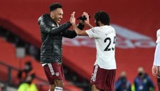 بيير إيمريك أوباميانج مع محمد النني