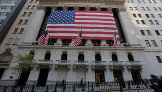 الواجهة الأمامية لبورصة نيويورك - رويترز