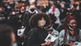 كورونا يفسد فرحة الأمريكيين بانتخاب رئيسهم الجديد