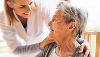 نصائح لتعزيز مناعة كبار السن