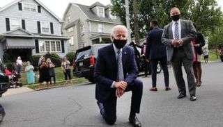 بايدن خلال زيارته لمنزله في مسقط رأسه في شهر يوليو - الإندبندنت