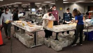 جانب من فرز الأصوات في إحدى الولايات - أرشيفية