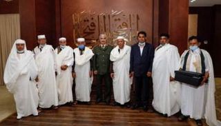 وفد قبيلة المقارحة مع خليفة حفتر 