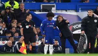 ويليان مع كونتي في تشيلسي