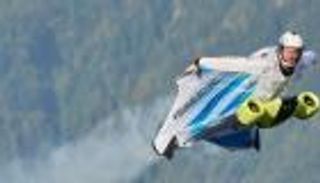 سوبرمان حقيقي.. "بدلة طائرة" من بي إم دبليو بسرعة 186 ميلا 