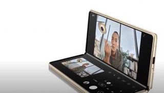 هاتف W21 5G من سامسونج