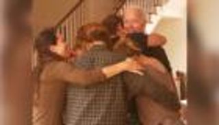 حفيدة بايدن تنشر صورة عائلية مؤثرة