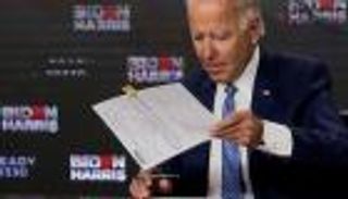 بايدن يخطط لإلغاء قرارات ترامب المثيرة للجدل