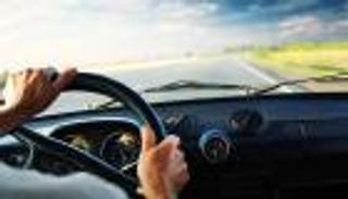 اصطدام وشيك أثناء قيادة السيارة.. كيف تنقذ حياتك؟