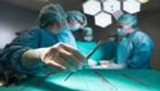 استئصال ورم يزن 5 كجم من رحم سيدة بالسعودية