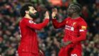 بالفيديو.. مشادة جديدة بين محمد صلاح وماني أمام السيتي