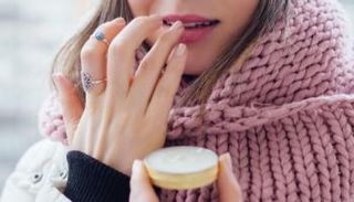 العناية بالشفاه في فصل الشتاء